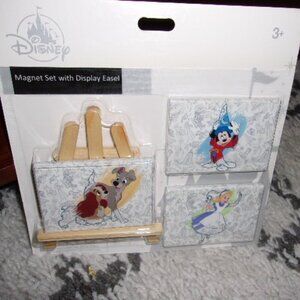Disney Ink & Paint Canvas Magnetic Set with Display Easel New
